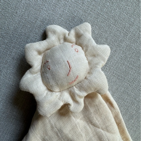 Crate and Kids Cozy Sun Essential Baby Gift Set - Picture 9 of 10